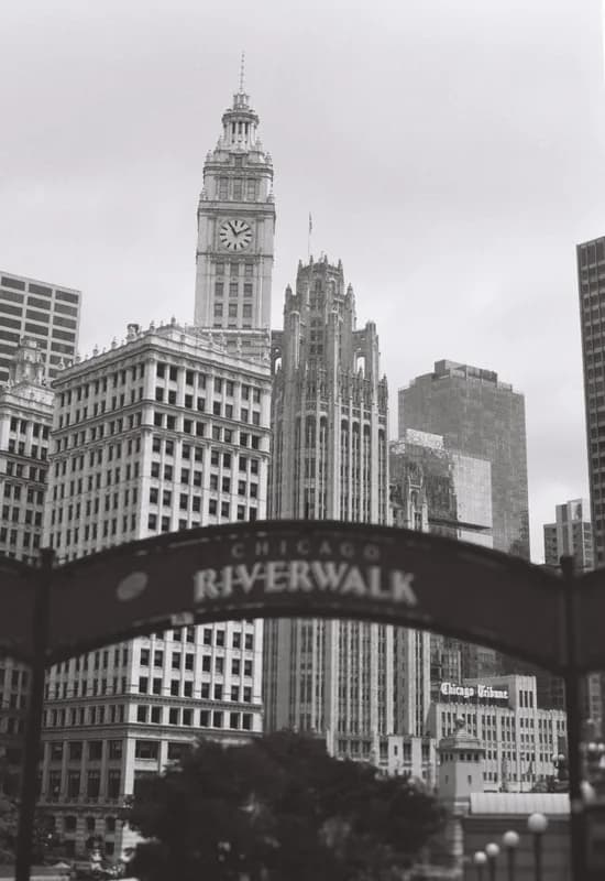 Photograph from the Chicago B&W Film gallery