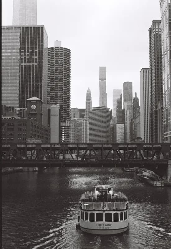 Photograph from the Chicago B&W Film gallery